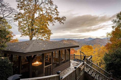 best fall resorts in us.
